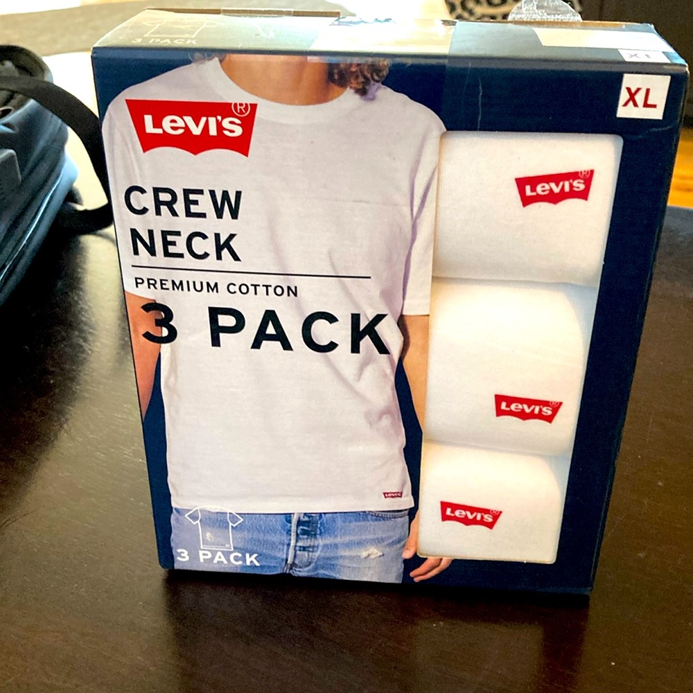 Levi crew neck t shirts